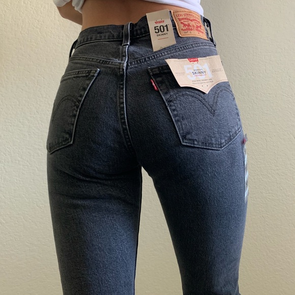 Leviโs 501 high rise skinny jean in faded black - Picture 15 of 16